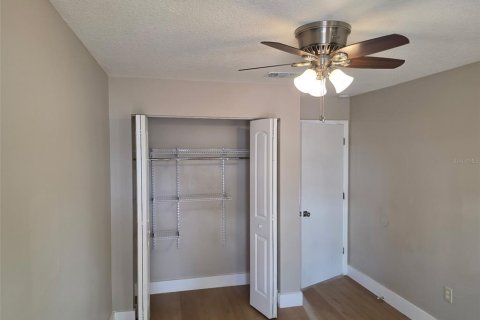 Villa ou maison à louer à Tampa, Floride: 2 chambres, 74.32 m2 № 2426959 - photo 9