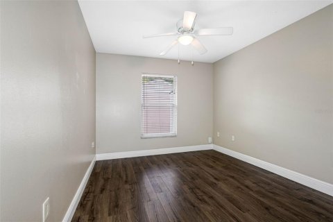 Villa ou maison à louer à Tampa, Floride: 2 chambres, 74.32 m2 № 2426959 - photo 7