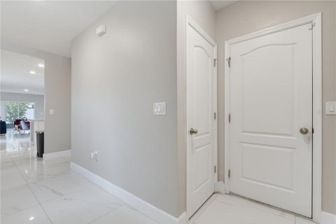 House in Leesburg, Florida 3 bedrooms, 152.82 sq.m. № 2339807 - photo 4