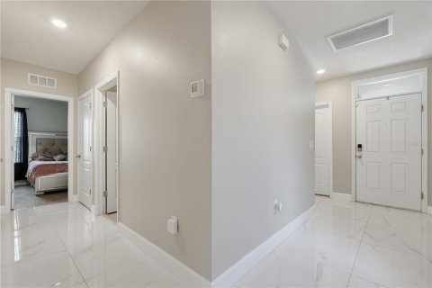 House in Leesburg, Florida 3 bedrooms, 152.82 sq.m. № 2339807 - photo 5