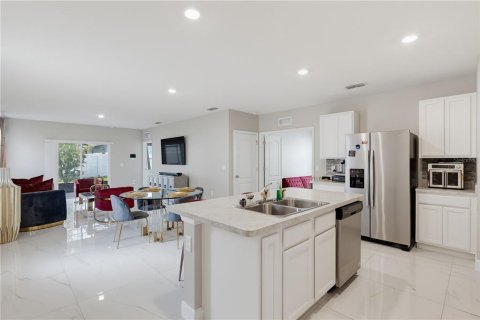 House in Leesburg, Florida 3 bedrooms, 152.82 sq.m. № 2339807 - photo 7