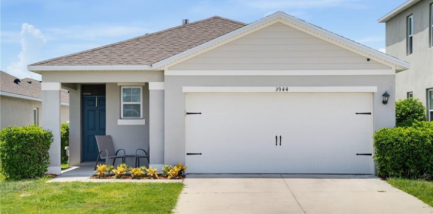 House in Leesburg, Florida 3 bedrooms, 152.82 sq.m. № 2339807