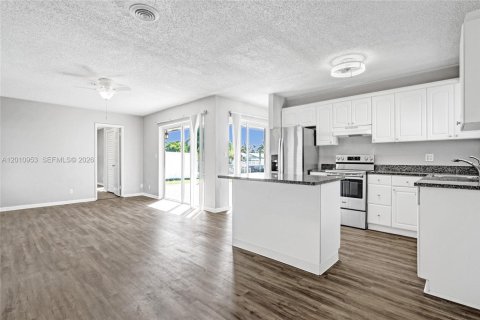 Villa ou maison à vendre à Pompano Beach, Floride: 3 chambres, 130.34 m2 № 2073633 - photo 14