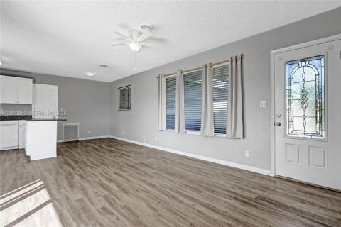 Villa ou maison à vendre à Pompano Beach, Floride: 3 chambres, 130.34 m2 № 2073633 - photo 9