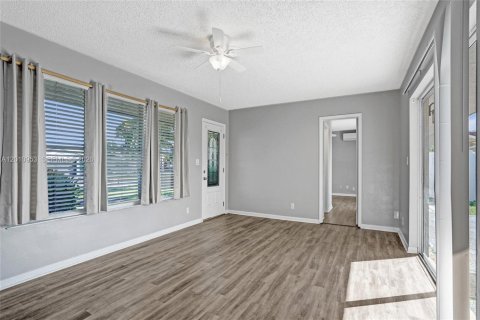 Villa ou maison à vendre à Pompano Beach, Floride: 3 chambres, 130.34 m2 № 2073633 - photo 17