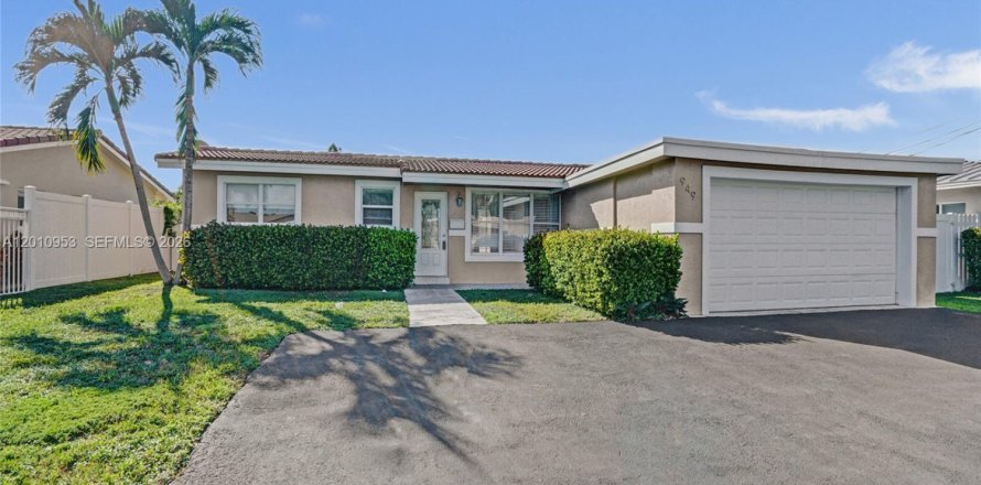 Villa ou maison à Pompano Beach, Floride 3 chambres, 130.34 m2 № 2073633