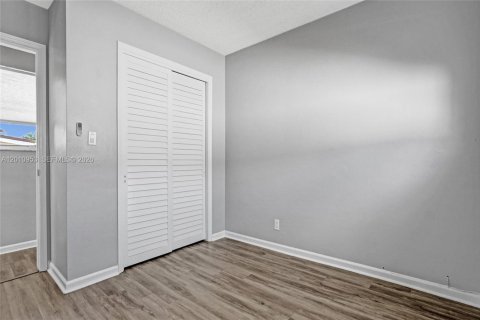 Villa ou maison à vendre à Pompano Beach, Floride: 3 chambres, 130.34 m2 № 2073633 - photo 24