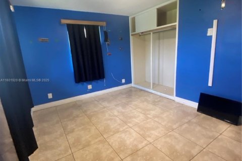 Casa en venta en Lake Worth, Florida, 5 dormitorios, 233.28 m2 № 1980808 - foto 20