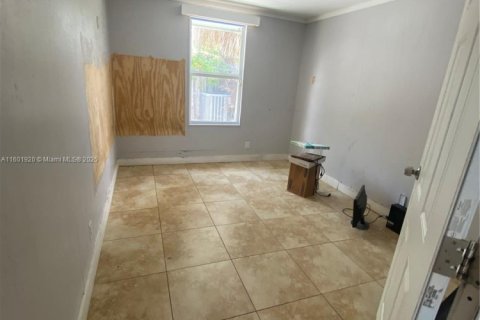 Casa en venta en Lake Worth, Florida, 5 dormitorios, 233.28 m2 № 1980808 - foto 8