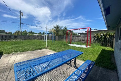 Casa en venta en Lake Worth, Florida, 5 dormitorios, 233.28 m2 № 1980808 - foto 23