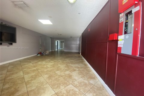 Casa en venta en Lake Worth, Florida, 5 dormitorios, 233.28 m2 № 1980808 - foto 2