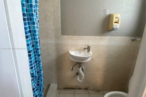 Casa en venta en Lake Worth, Florida, 5 dormitorios, 233.28 m2 № 1980808 - foto 19