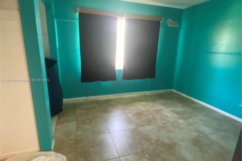 Casa en venta en Lake Worth, Florida, 5 dormitorios, 233.28 m2 № 1980808 - foto 18