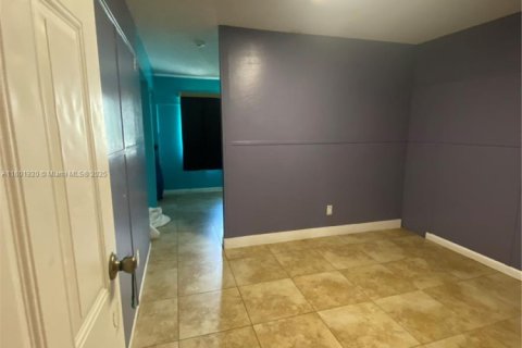 Casa en venta en Lake Worth, Florida, 5 dormitorios, 233.28 m2 № 1980808 - foto 16