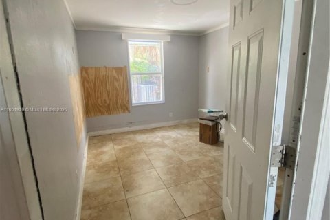 Casa en venta en Lake Worth, Florida, 5 dormitorios, 233.28 m2 № 1980808 - foto 24