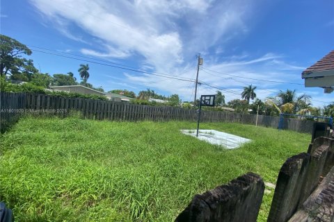 Casa en venta en Lake Worth, Florida, 5 dormitorios, 233.28 m2 № 1980808 - foto 25