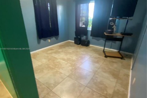 Casa en venta en Lake Worth, Florida, 5 dormitorios, 233.28 m2 № 1980808 - foto 14