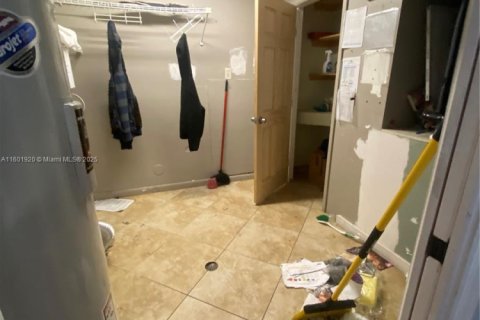 Casa en venta en Lake Worth, Florida, 5 dormitorios, 233.28 m2 № 1980808 - foto 6