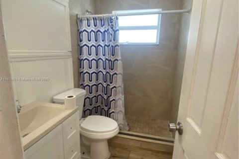 Casa en venta en Lake Worth, Florida, 5 dormitorios, 233.28 m2 № 1980808 - foto 11