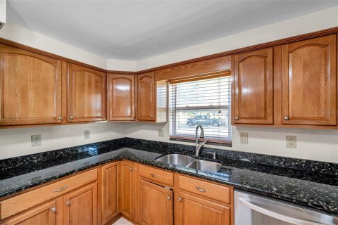 House in Saint Petersburg, Florida 3 bedrooms, 169.64 sq.m. № 1785601 - photo 29