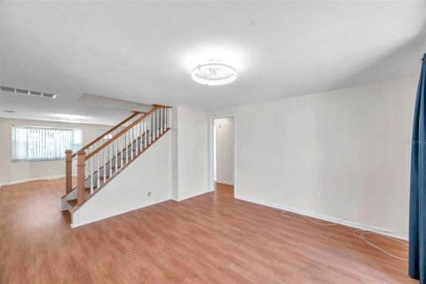 House in Saint Petersburg, Florida 3 bedrooms, 169.64 sq.m. № 1785601 - photo 5