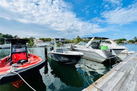 Снять в аренду квартиру в Майами-Бич, Флорида 1 спальня, 67.35м2, № 1956390 - фото 1