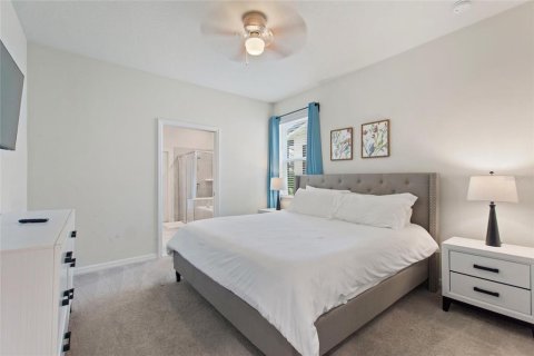 House in Davenport, Florida 7 bedrooms, 295.06 sq.m. № 790896 - photo 16