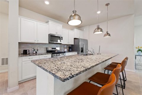 House in Davenport, Florida 7 bedrooms, 295.06 sq.m. № 790896 - photo 7