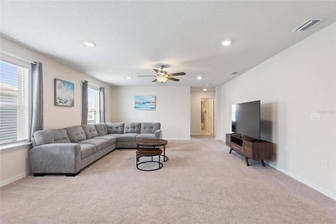 House in Davenport, Florida 7 bedrooms, 295.06 sq.m. № 790896 - photo 21