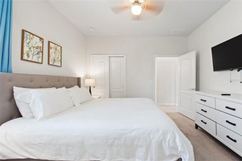 House in Davenport, Florida 7 bedrooms, 295.06 sq.m. № 790896 - photo 18