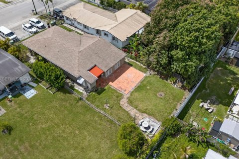 Casa en alquiler en Miami, Florida, 2 dormitorios, 92.9 m2 № 2055608 - foto 6