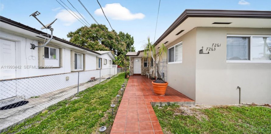 Casa en Miami, Florida 2 dormitorios, 92.9 m2 № 2055608