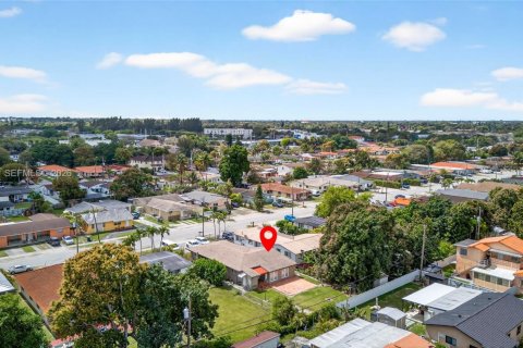 Casa en alquiler en Miami, Florida, 2 dormitorios, 92.9 m2 № 2055608 - foto 10