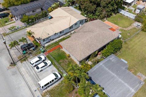 Casa en alquiler en Miami, Florida, 2 dormitorios, 92.9 m2 № 2055608 - foto 5