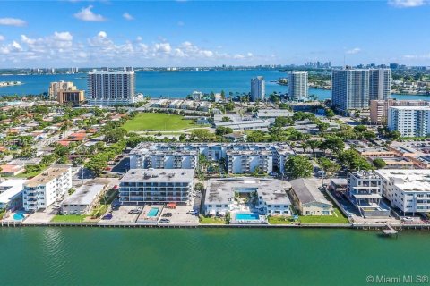 Снять в аренду кондоминиум в Норт-Бей-Виллидж, Флорида 1 спальня, 57.6м2, № 1995350 - фото 22