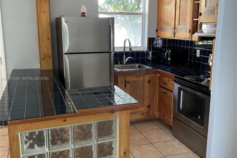 Снять в аренду кондоминиум в Норт-Бей-Виллидж, Флорида 1 спальня, 57.6м2, № 1995350 - фото 6