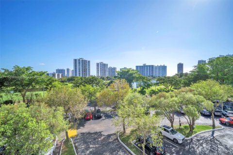 Condominio en venta en Aventura, Florida, 2 dormitorios, 109.9 m2 № 1706986 - foto 3