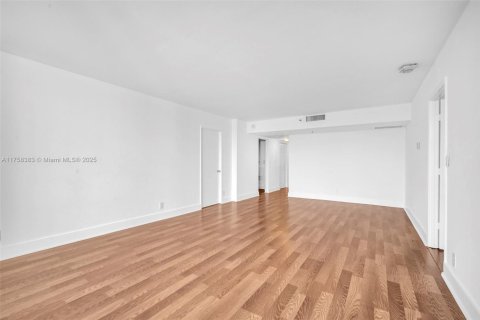 Condominio en venta en Aventura, Florida, 2 dormitorios, 109.9 m2 № 1706986 - foto 9