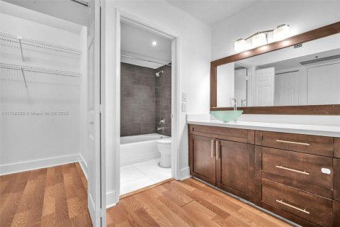 Condominio en venta en Aventura, Florida, 2 dormitorios, 109.9 m2 № 1706986 - foto 15