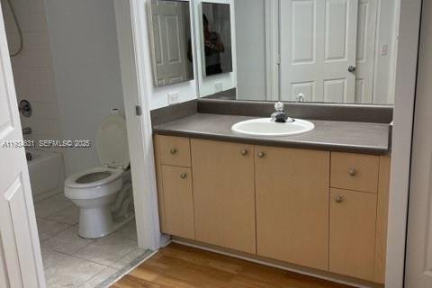Condominio en alquiler en Miramar, Florida, 1 dormitorio, 78.97 m2 № 1993917 - foto 7
