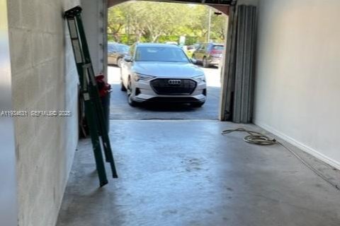 Condominio en alquiler en Miramar, Florida, 1 dormitorio, 78.97 m2 № 1993917 - foto 10