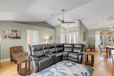 House in Sarasota, Florida 3 bedrooms, 154.68 sq.m. № 2197937 - photo 10