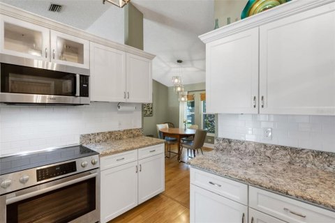 House in Sarasota, Florida 3 bedrooms, 154.68 sq.m. № 2197937 - photo 25