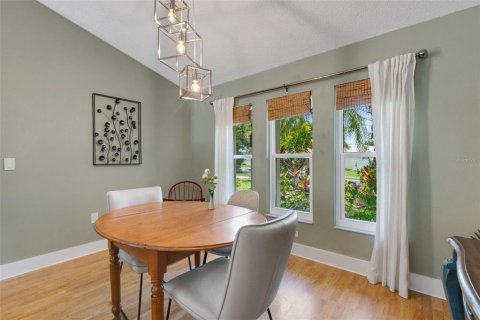 House in Sarasota, Florida 3 bedrooms, 154.68 sq.m. № 2197937 - photo 13
