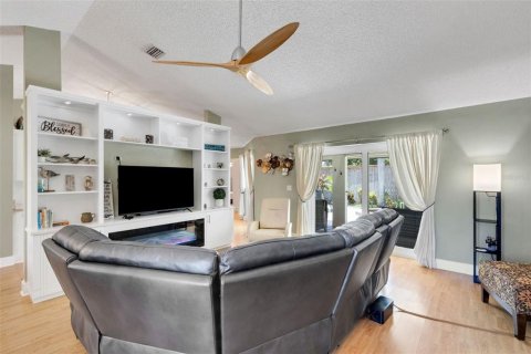 House in Sarasota, Florida 3 bedrooms, 154.68 sq.m. № 2197937 - photo 8