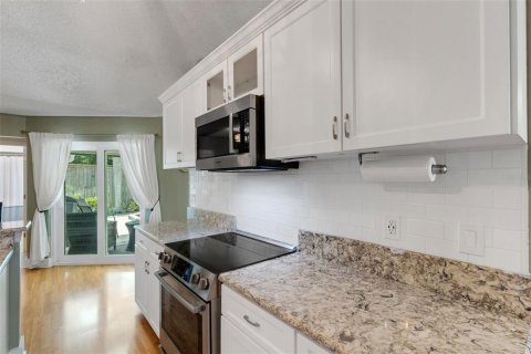 House in Sarasota, Florida 3 bedrooms, 154.68 sq.m. № 2197937 - photo 17