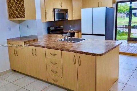 Touwnhouse à vendre à Davie, Floride: 2 chambres, 112.97 m2 № 1942362 - photo 4