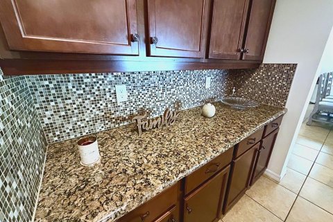 Villa ou maison à vendre à Kissimmee, Floride: 4 chambres, 202.16 m2 № 2416812 - photo 26