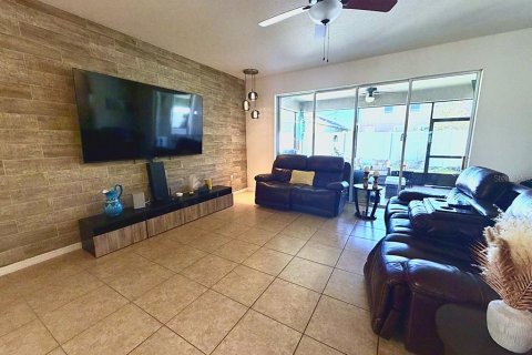 Villa ou maison à vendre à Kissimmee, Floride: 4 chambres, 202.16 m2 № 2416812 - photo 20