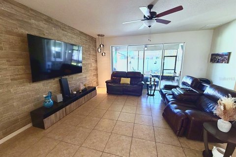 Villa ou maison à vendre à Kissimmee, Floride: 4 chambres, 202.16 m2 № 2416812 - photo 18